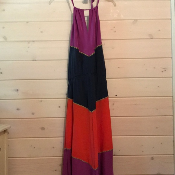 Dress - Picture 1 of 4